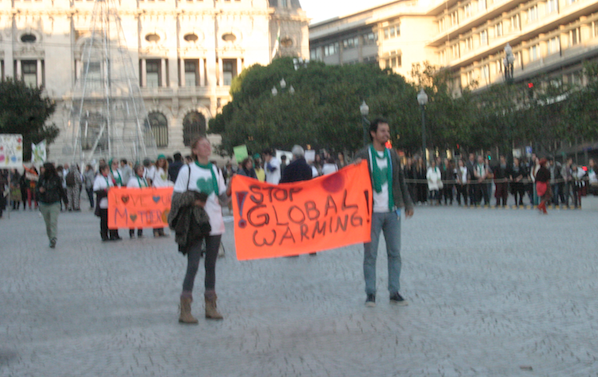 Amo A Mãe Natureza! Parem o aquecimento global! Marcha pelo Clima, Porto 29 dezembro 2015 - Foto Cláudio Anes